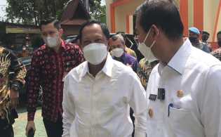 Mendagri Dorong Vaksinasi Door to Door Bagi Lansia di Pekanbaru
