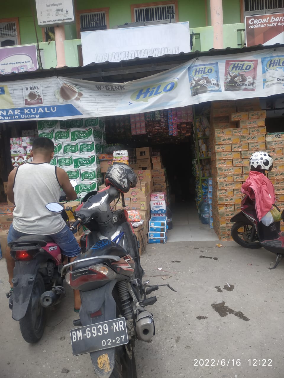 Puluhan Dus Rokok Ilegal Disita Dari Pemilik Toko di Desa Tarai Bangun Kampar