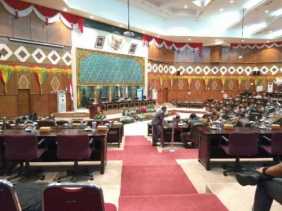 Sidang Paripurna DPRD Riau Sahkan 2 Rancangan Peraturan Daerah