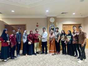 Muhammad Rudi terima kunjungan IPMKOB Pekanbaru di Kantor Walikota Batam
