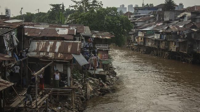 Jejak Normalisasi Sungai DKI, Dicetuskan Jokowi Dihapus Aniesi