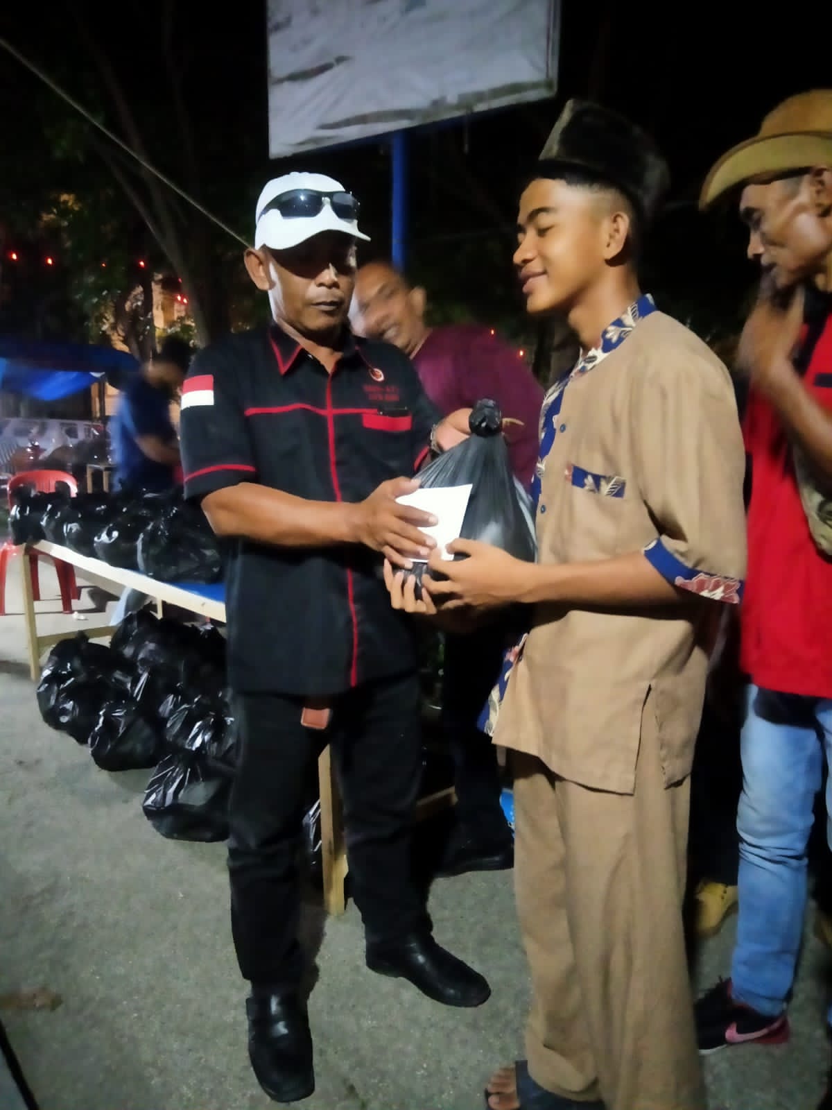 DPP Dan DPD Riau LSM BARA API Berbagi Paket Nasi Kotak Menjelang Berbuka Puasai