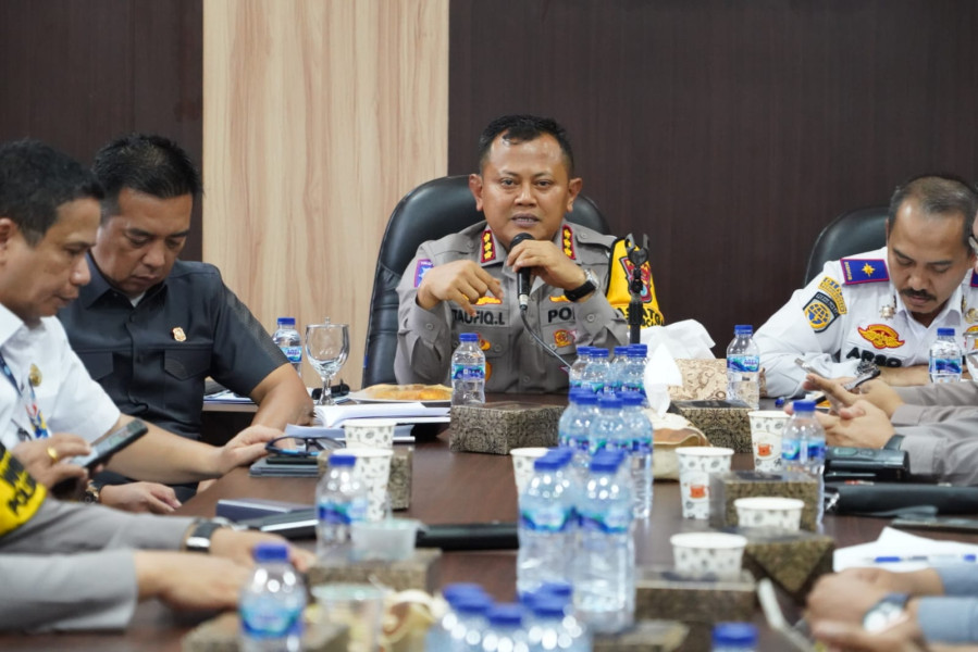 Dirlantas Polda Riau Kombes Pol Taufiq Inisiasi Rapat Forum LLAJ di Awal Tahun 2024i