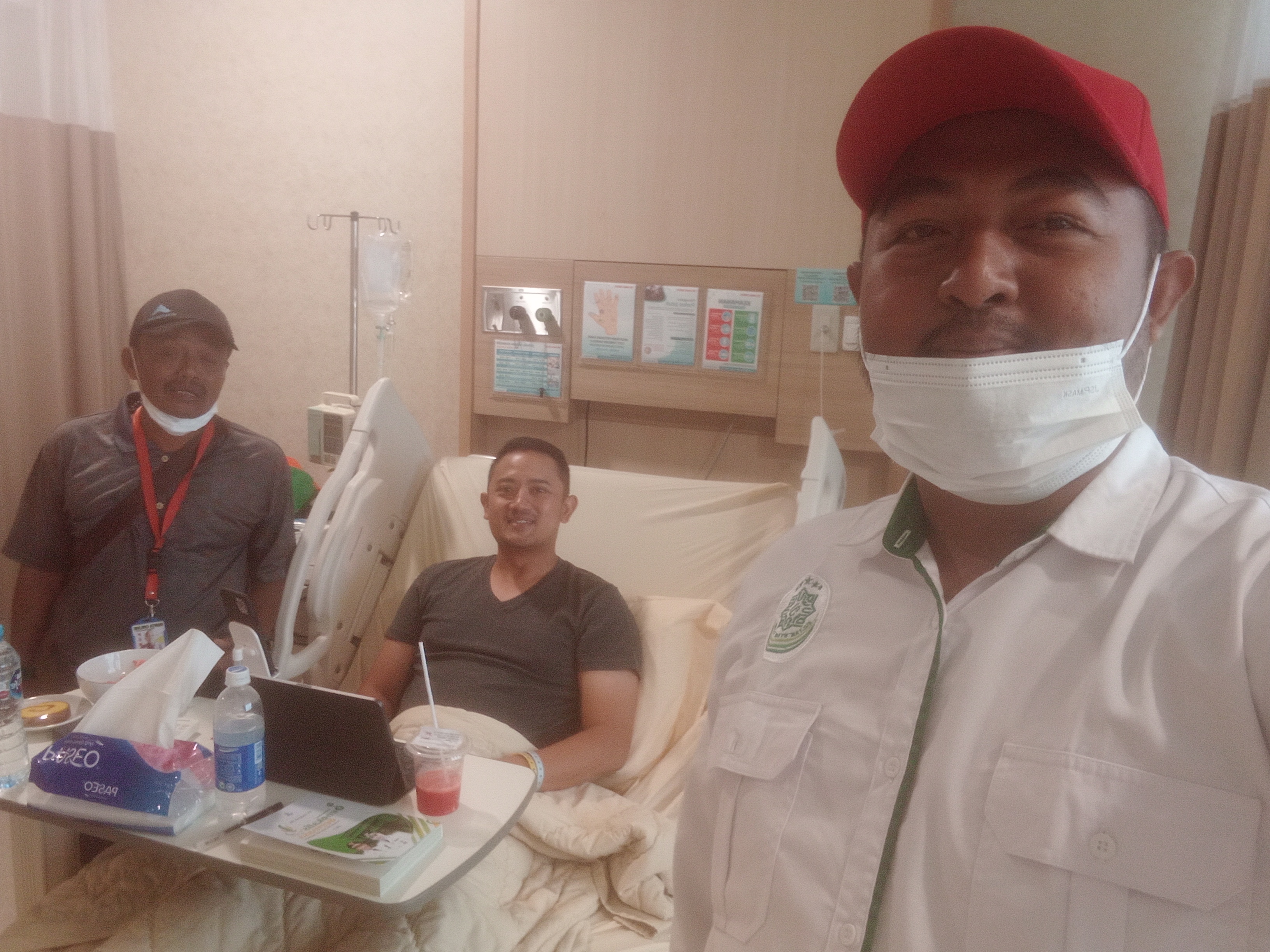 PIMRED MEDIA Gentaonline.com Bersama Direktur YMI Membesuk Kapolres Kabupaten Bengkalis di Rumah Sakiti