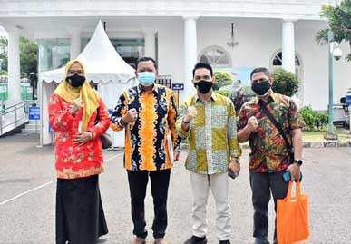 Pemprov Riau Antar Aspirasi Buruh dan Mahasiswa ke Istana Kepresidenani