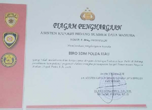 Polda Riau Terima Penghargaan Assessment Center Award SSDM Polrii