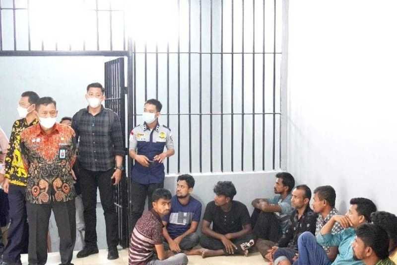 75 warga Bangladesh Diamankan di Pekanbarui