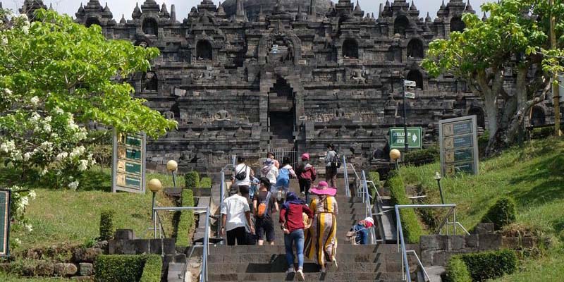 Pengamat: Candi Borobudur Wisata Budaya, Bukan Wisata Komersiali