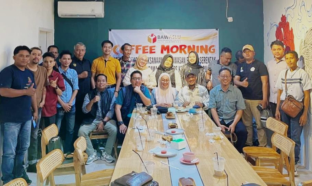 Bahas Pengawasan Persiapan Pilkada Serentak, Bawaslu Pekanbaru Taja Coffee Morning Dengan Rekan Mediai