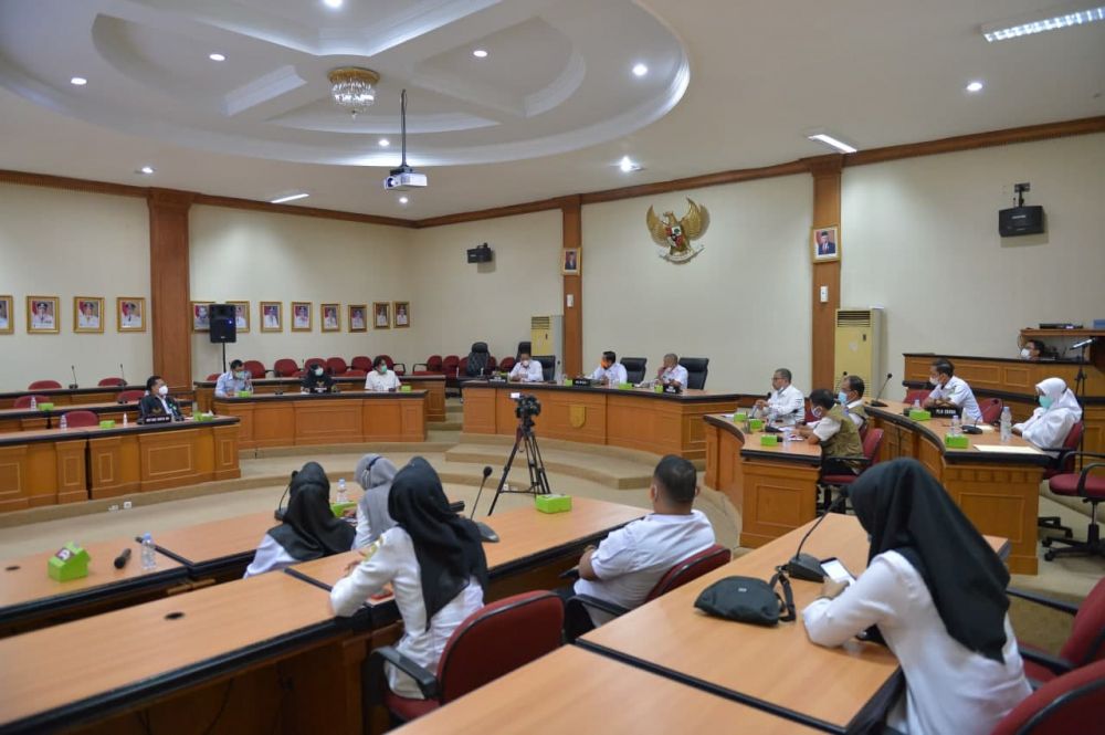 Pemprov Riau dan Rektor Unri Gelar Audiensi Bahas KBM Hybridi