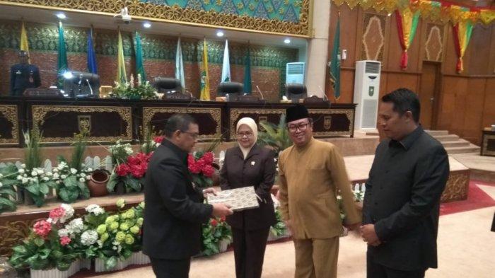 Sidang Paripurna DPRD Riau, Asri Auzar Sah Jabat Wakil Ketuai
