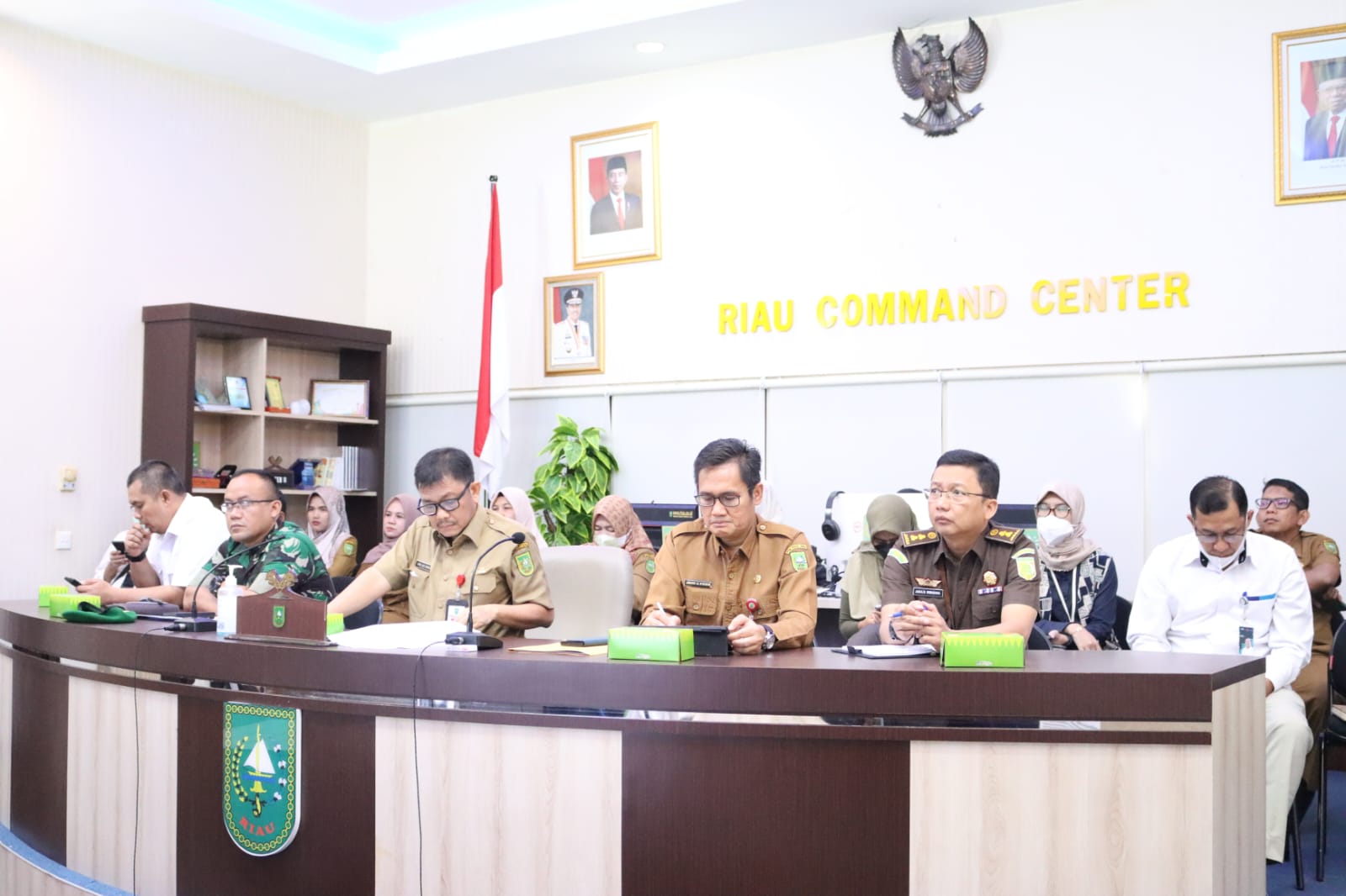 Koordinator Bidang Perdata & Tata Usaha Negara Kejaksaan Tinggi Riau Hadiri Kegiatan Rapat Koordinasi Pengendalian Inflasi Tahun 2023 dalam rangka Pembahasan Langkah Konkret Pengendalian Inflasi di Daerah secara Virtuali