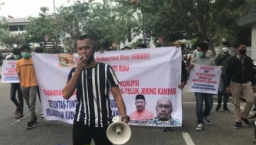 Demo di Kejati Riau, Himari Desak Tuntaskan Kasus Korupsi Jalan di Kampari
