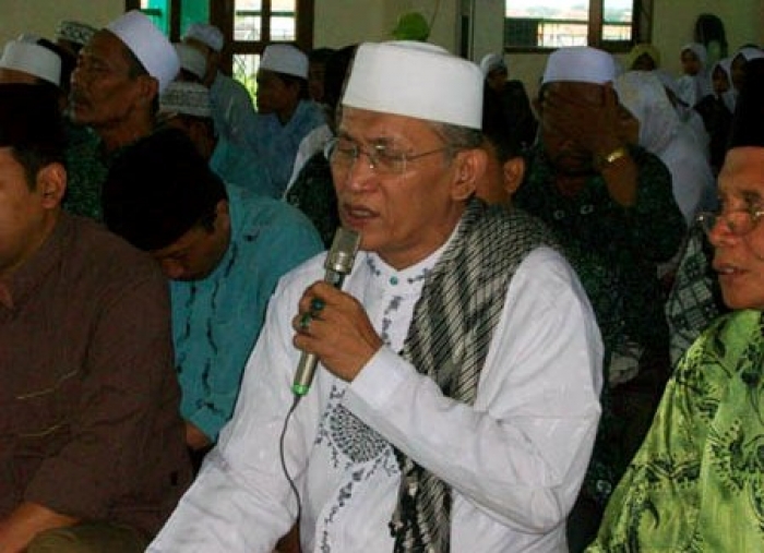 Rebutan Jadi 'Imam' di Pilgub Jatim, Kiai Sepuh NU Prihatini