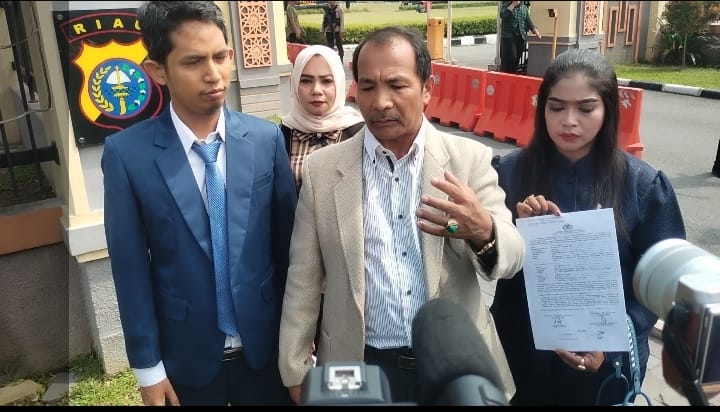 KAPOLRI DIMINTA AMBIL Alih Kasus Penyitaan Harta Oleh Polda Riau dan Polda Sumbar.i